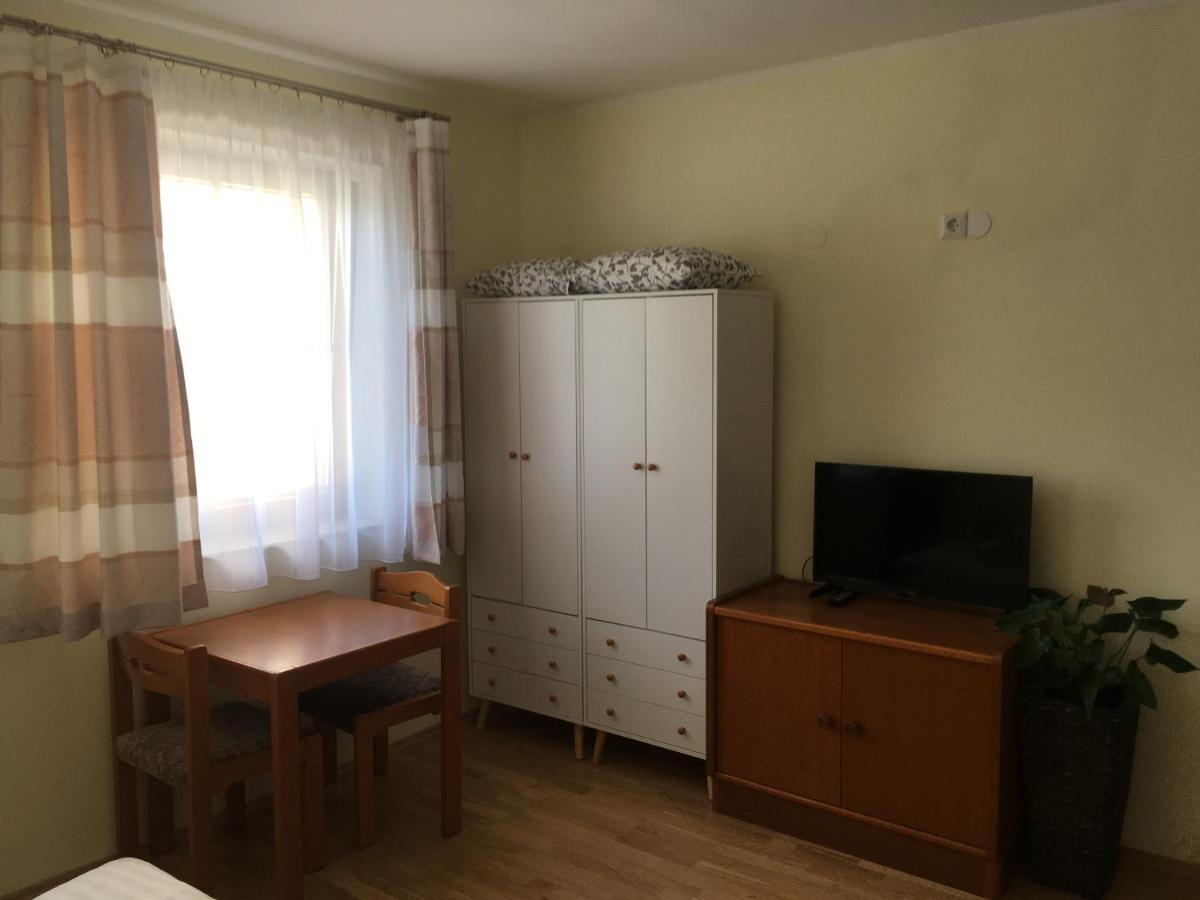 Lindenhof Ybbs Bed & Breakfast Ybbs an der Donau Bagian luar foto