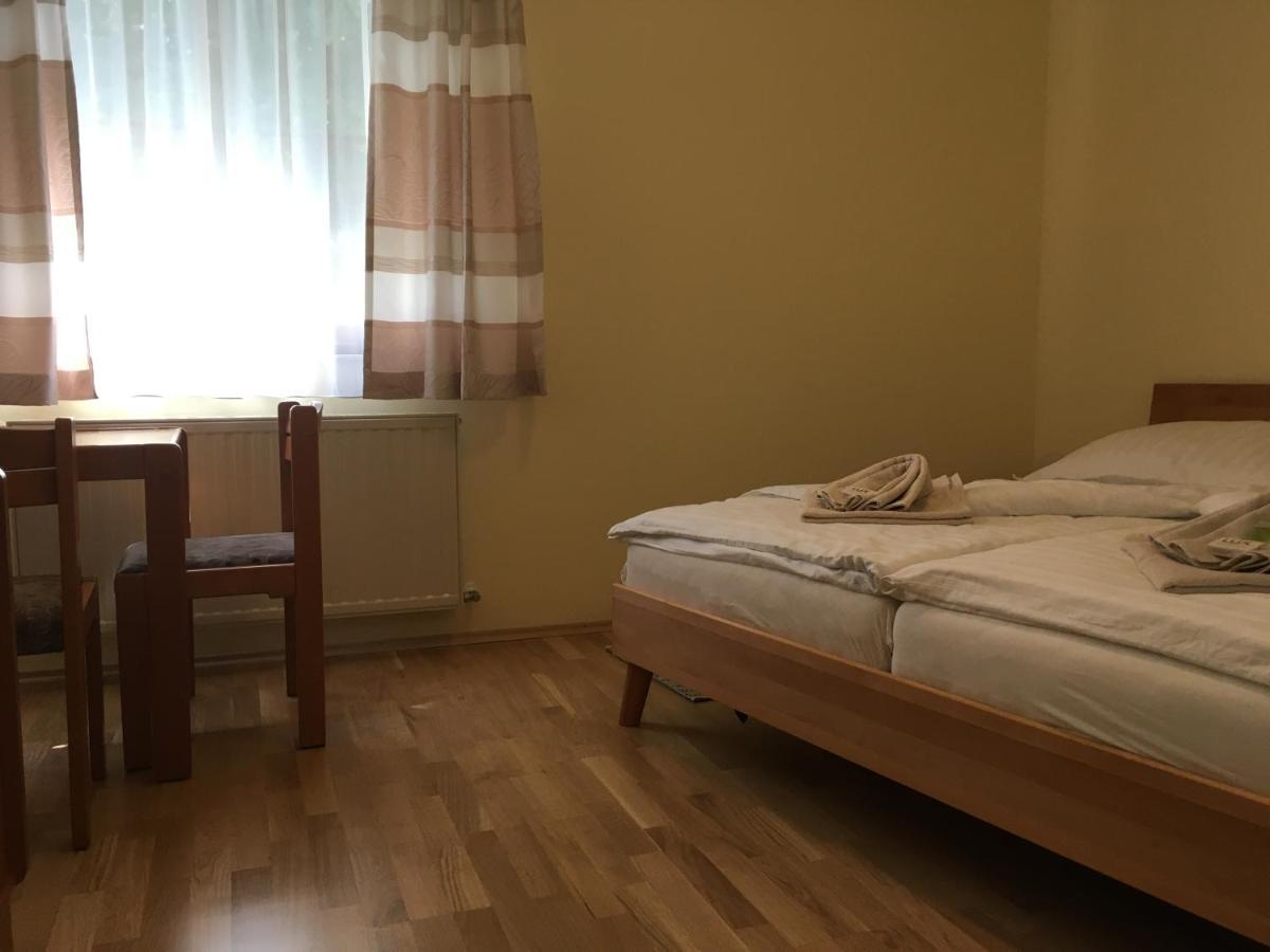 Lindenhof Ybbs Bed & Breakfast Ybbs an der Donau Bagian luar foto