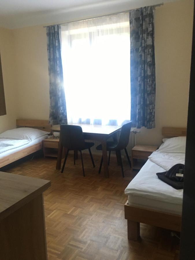 Lindenhof Ybbs Bed & Breakfast Ybbs an der Donau Bagian luar foto