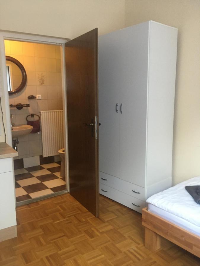 Lindenhof Ybbs Bed & Breakfast Ybbs an der Donau Bagian luar foto