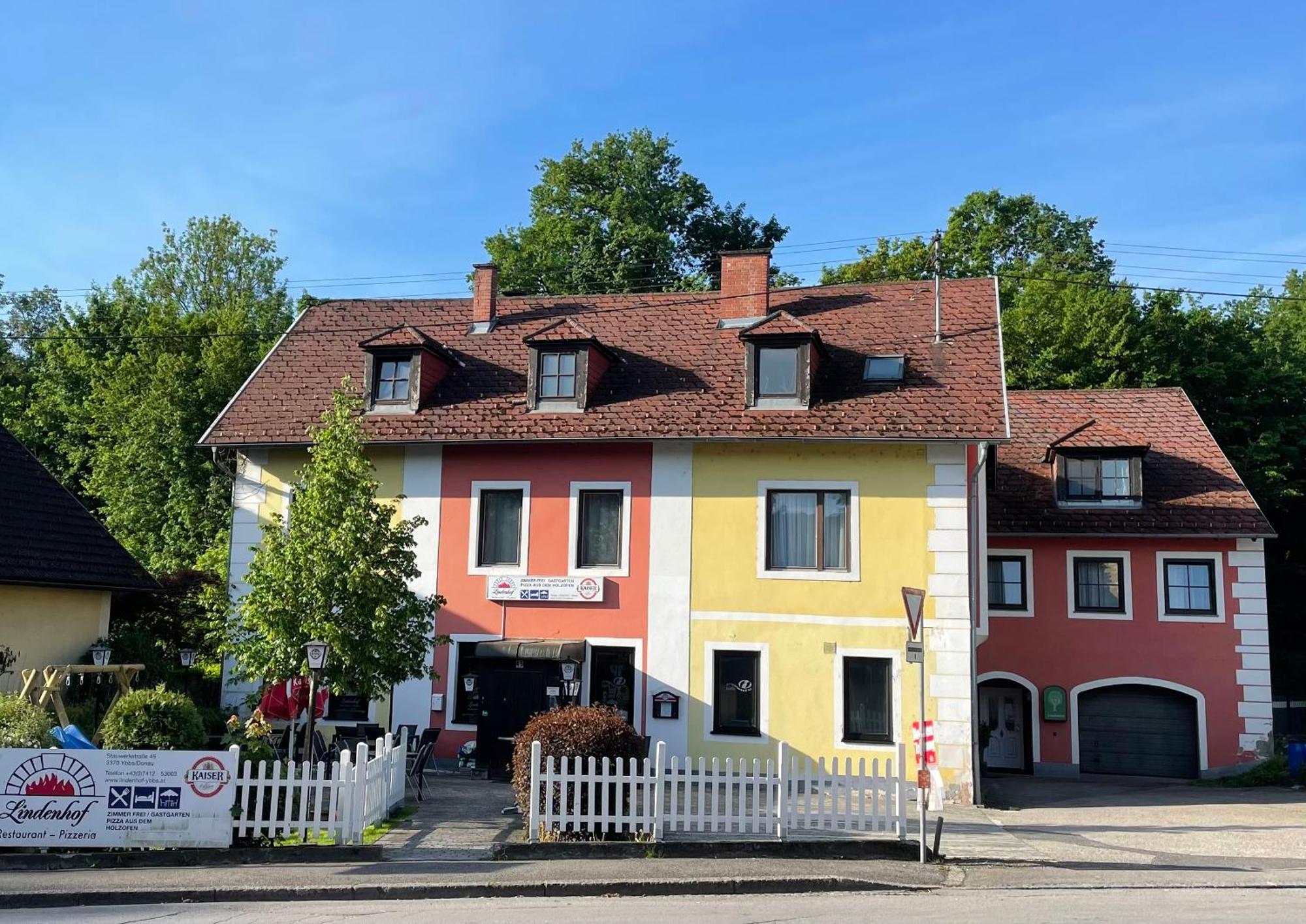 Lindenhof Ybbs Bed & Breakfast Ybbs an der Donau Bagian luar foto