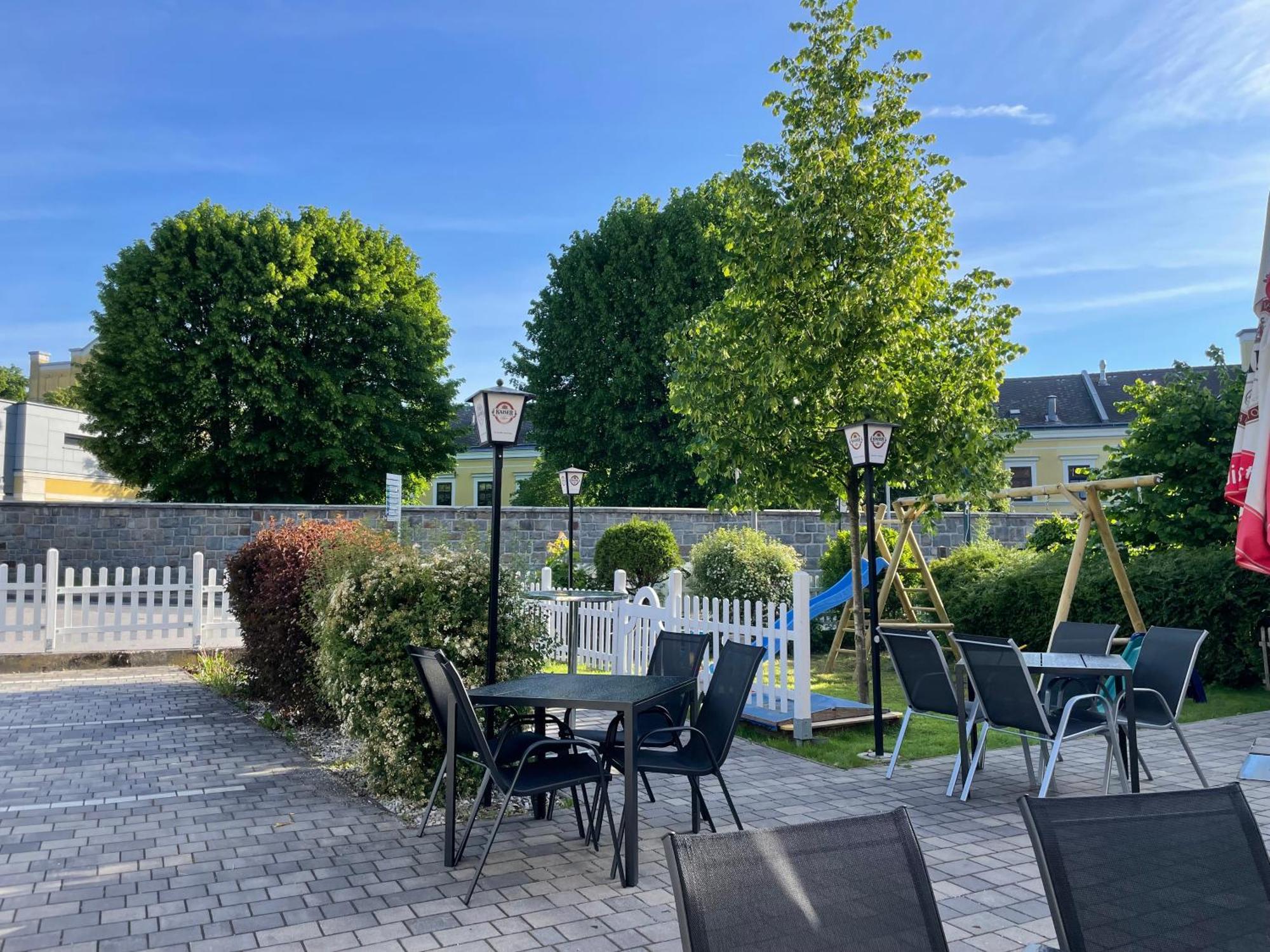 Lindenhof Ybbs Bed & Breakfast Ybbs an der Donau Bagian luar foto