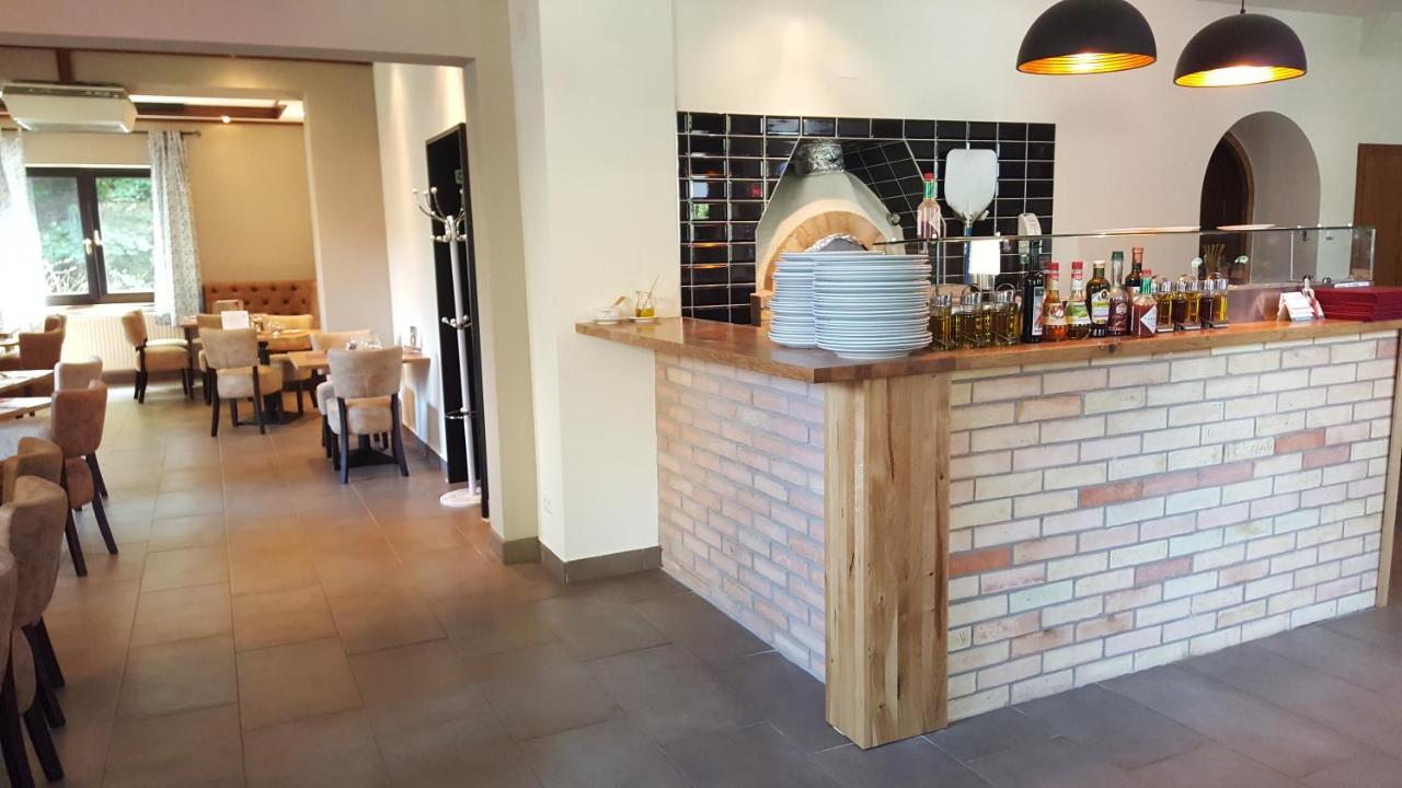 Lindenhof Ybbs Bed & Breakfast Ybbs an der Donau Bagian luar foto