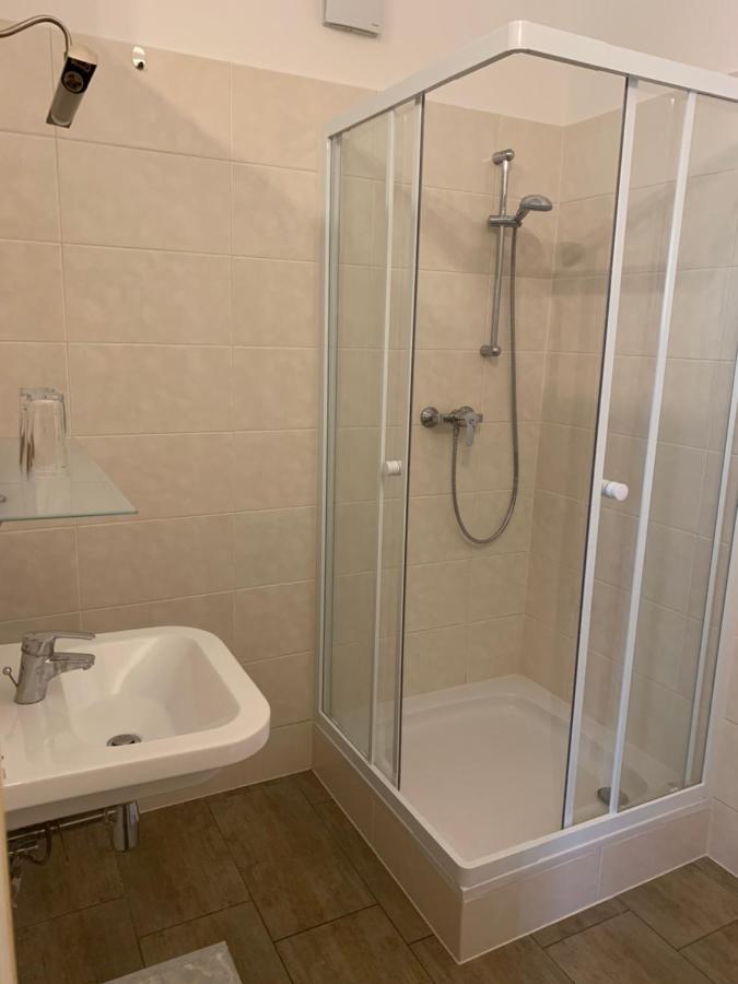 Lindenhof Ybbs Bed & Breakfast Ybbs an der Donau Bagian luar foto